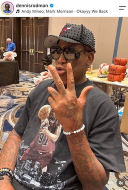 デニス・ロッドマン氏のインスタグラム（＠dennisrodman）より