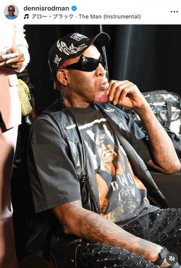 デニス・ロッドマン氏のインスタグラム（＠dennisrodman）より