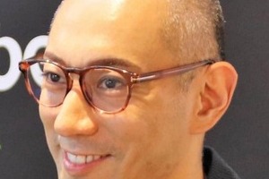 「ママ似からだんだんパパに似て」「すっかりオトナ！」大反響...市川團十郎の13歳長男、紺スーツ姿でイケメンすぎ