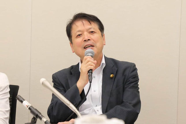 平岡秀夫氏