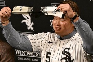 村上宗隆、美貌の人気女医タレントとステキ笑顔2ショット　「村上選手のヒットも見ることができて、とても楽しい時間」