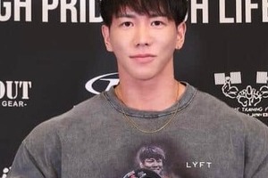 横川尚隆、血管浮き出るバキバキな腕に衝撃　「ほんとデカすぎ」「マジでかっこいい」「AIかと疑いました」