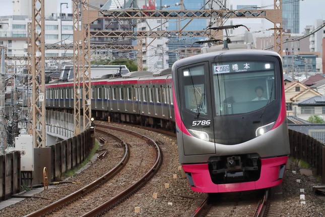 京王ライナーには座席指定券が必要だ
