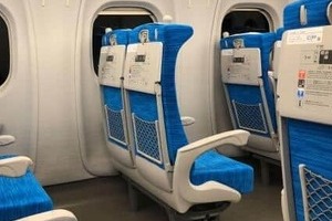 静かな新幹線車内で「カチャカチャ、ダダーン！」響くタイピング音　周囲も困惑「そんなに力いっぱい叩かなくても」