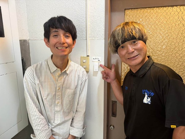 2026年の「カラテカ」の2人（入江さんのXから）