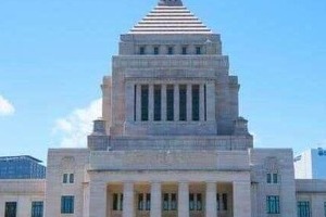 県議会どころではない国会議員の非常識な態度...「ビジネスマナー研修が必要」橋下徹氏が猛批判