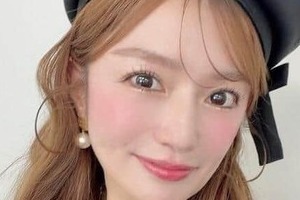 安西ひろこ、超ミニ丈で「夏ツイードセットアップ」私服　「最高に可愛い」「めっちゃ綺麗」神スタイル炸裂