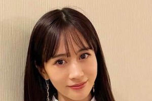 前田敦子、ただただカワイイ...ベッドで寝そべり反則級ショット　「どんどん綺麗に」「笑顔可愛い」大反響