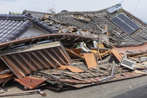 熊本出身・金子国交相が地震後初めて八代市の自宅に帰宅　その時間わずか10分...「惨状に唖然」