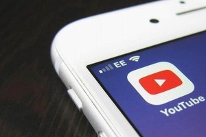 人気カップルYouTuber、復縁から5年で結婚へ　涙のプロポーズ「僕の人生をかけて守り続けます」
