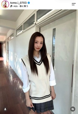 板野友美さんのインスタグラム（＠tomo.i_0703）より