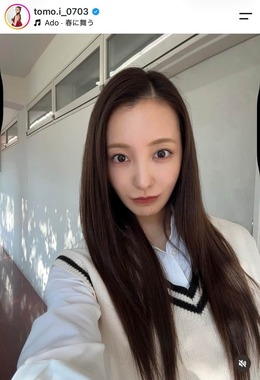 板野友美さんのインスタグラム（＠tomo.i_0703）より