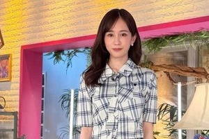 前田敦子、肩出しロングドレス姿で色気ダダ漏れショット　「スタイルよすぎる」「どんどん綺麗に」「女神過ぎ」