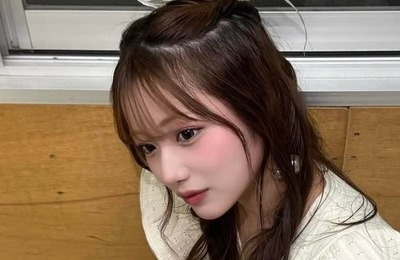 辻希美の長女・希空、ヘソ出しコーデ＆サングラス頭にのせ...ハワイで「激カワ」ショット　へそピアスもキラリ