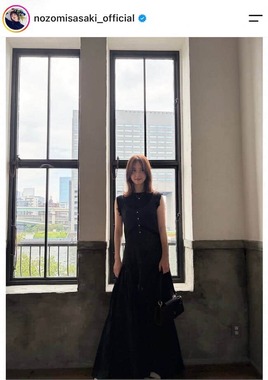 佐々木希さんのインスタグラム（＠nozomisasaki_official）より