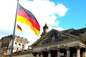 ドイツで極右政党が躍進...学者は警鐘「いまや、ナチス時代の経験や歴史教育はブレーキになりえない」