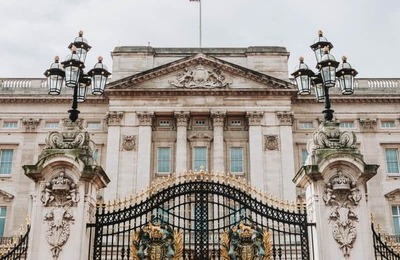 ヘンリー王子＆メーガン妃がイギリス帰国...国王は「王室への復帰ではない」と突き放す