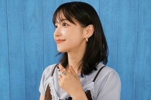 鷲見玲奈アナ、膝上ミニスカ×パーカーのゴルフコーデ　「可愛いさに撃沈」すらり神スタイルの美貌ダダ漏れ