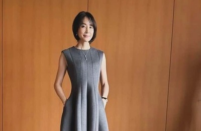 内田恭子アナ、肩出しワンショルコーデで自撮りショット　変わらぬ美貌ダダ漏れ...「本当に素敵」「美しい！」