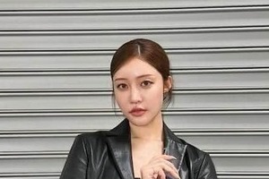 王林、キラキラ黒ドレス＆透け感タイツでかわいさ限界突破　「カッコいい」「超かわいい」「めっちゃ綺麗」
