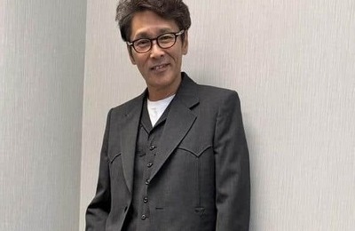 「クセ者」元木大介、ジャケット×パンツスタイルでイケおじ全開　「スタイル良すぎ」「ホント男前」「また痩せました？」
