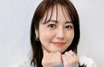 磯山さやか、自分は食べていないのに...　隣の人のカニクリームコロッケで「匂うだけでも発症」　