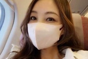 インリン、肩出しホルターネックドレス姿で色気ダダ漏れ　「いくつになっても綺麗」衝撃の神スタイル炸裂