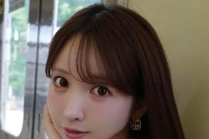 三上悠亜、タイトなロングワンピで「彼女感」ダダ漏れ...ドキっ　「スタイルがいいね」「かわいすぎ！！！」