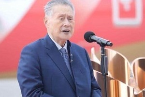 痩せた？森喜朗元首相89歳、近影が話題　「頭脳明晰。ユーモアも含めて」自民・川松真一朗氏や川淵三郎氏と2ショット