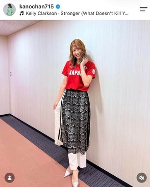 狩野舞子さんのインスタグラム（＠kanochan715）より