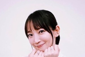 吉岡里帆、肩出しパープルのドレス姿で透き通る美しさにどよめき大反響　「めっちゃ綺麗」「里帆ちゃんかわいい～」
