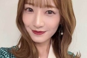 美女プロ雀士・中田花奈＆東城りお、ミニ丈＆黒ストあわせ「BEAST X」ユニ姿　「可愛いですね！」「頑張って」