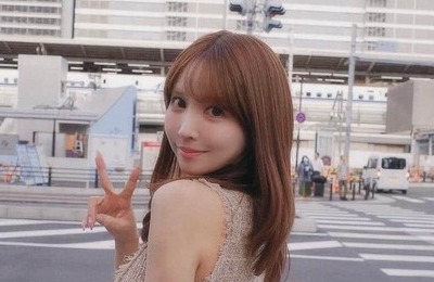 三上悠亜、超ミニ丈ワンピで色気ダダ漏れショット　「今日マスカラなしだからちょっといつもと顔違う」