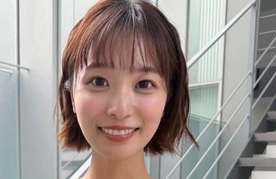 「グッド！モーニング」お天気キャスター今井春花、リボンタイのワンピで「激カワ」ドキっ　「スタイルも抜群！」