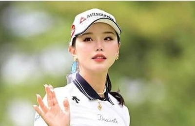 女子ゴルフのセキ・ユウティン、チャイナドレスで色気ダダ漏れ　「めちゃ綺麗」ゴルフウェア姿と雰囲気変わって