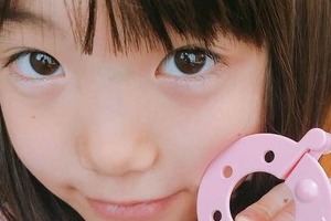 NHK朝ドラ「スカーレット」「ちむどんどん」出演の元子役、へそ出し衣装ショットに反響　「また大人っぽく」