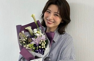宇賀なつみアナ、背中ざっくり黒ロングドレス姿で色気ダダ漏れ　「美しすぎ」「色っぽい」「ますます綺麗に」