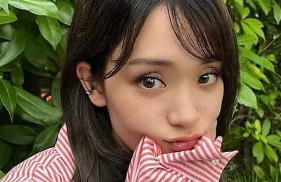 剛力彩芽、ピンクの膝上ミニ丈ワンピ姿＆髪をアップに...かわいさ限界突破　「スタイル抜群」「国宝級ですね」