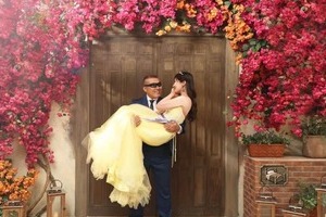 「44歳にして初の彼女と結婚」...ゲーム実況YouTuberが報告　10歳年下の配信者妻に「とっても美人」