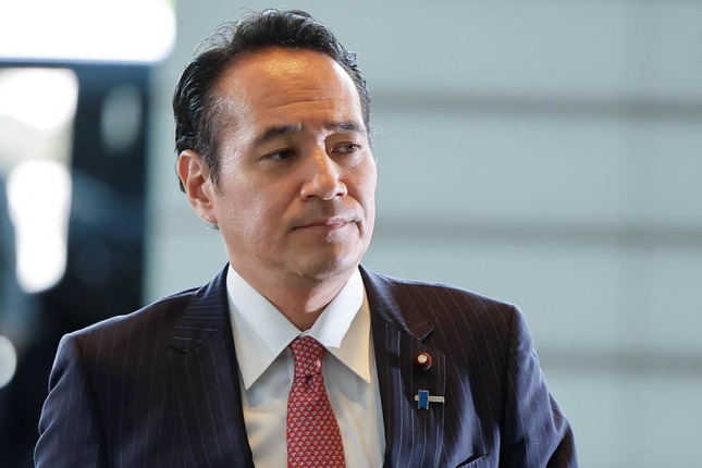 組閣時に官邸入りする簗和生農水相（写真：ロイター/アフロ）