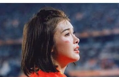 中国の美女ハードル・ウー・ヤンニ、へそピアスがキラリ...ユニフォーム姿　アジア大会でかわいすぎ話題に