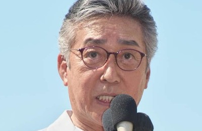 維新の元歌手議員（80）巡り「お尻叩いてる...」　維新の地方議員も激怒「バットで叩き返して」