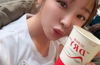加護亜依、超ミニ×ブーツの秋コーデに「激カワ」反響　「可愛いすぎて何事」「若いなぁ」「かわいい！！」