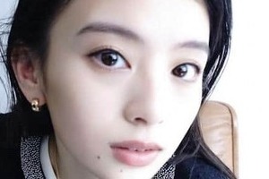 出口夏希、純白ミニ丈ワンピ姿で色気ダダ漏れ...神スタイル炸裂　「可愛いが渋滞」国宝級の美しさにどよめき