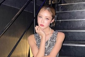 王林、膝上スカートの純白タイトワンピ姿で色気ダダ漏れ...ドキっ　「最高でしかない」「めちゃくちゃ可愛い」