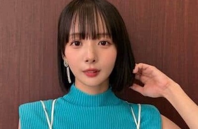 「役満ボディー」岡田紗佳、私服ミニ丈×レースの透け感タイツで神スタイル炸裂　「オシャレ」「めっちゃ可愛い」
