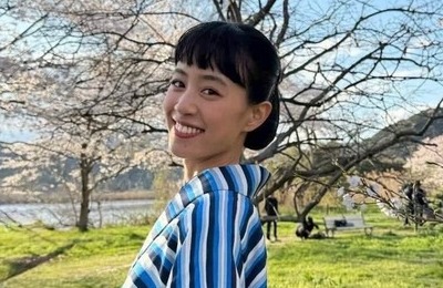 NHK朝ドラヒロイン石橋静河、肩出し真っ赤なキャミドレス姿で色気ダダ漏れ...「美しすぎ」　両親は大物俳優