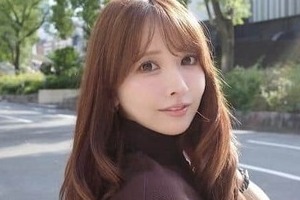 三上悠亜「ミニスカのチア姿」美スタイルに釘付け　台湾バスケチームのチアリーダー、ほっぺハートがキュート