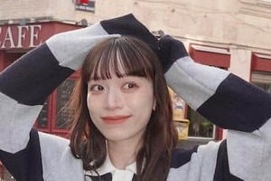 サッカー日本代表・上田綺世の妻、メガネ姿で愛娘と2ショット　「可愛すぎてもう」
