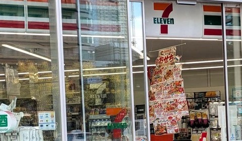 セブンイレブンからの客離れが止まらない　ローソン、ファミマ最高益の裏で「ひとり負け」巻き返しの切り札は